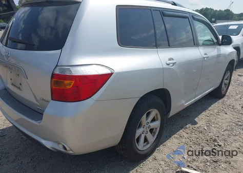 2010 Toyota Highlander Base V6 z USA, uszkodzony, nr VIN 5TDBK3EH1AS015964